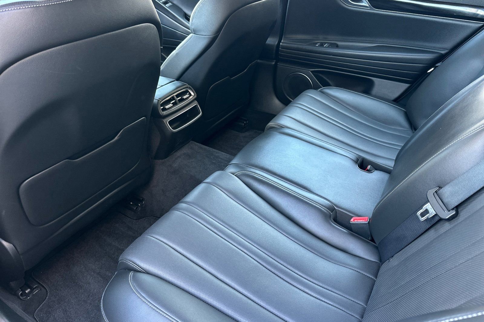 Used 2023 Genesis G80 2.5T image 12