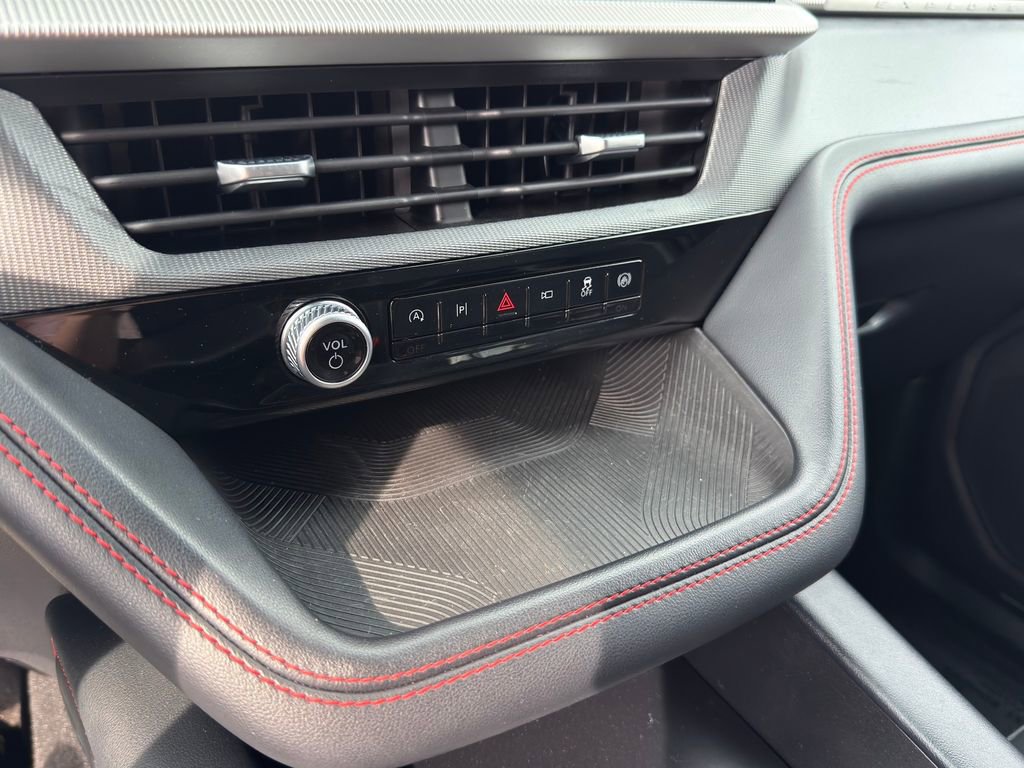 Used 2025 Ford Explorer ST-Line w/ ST-Line Street Pack image 24