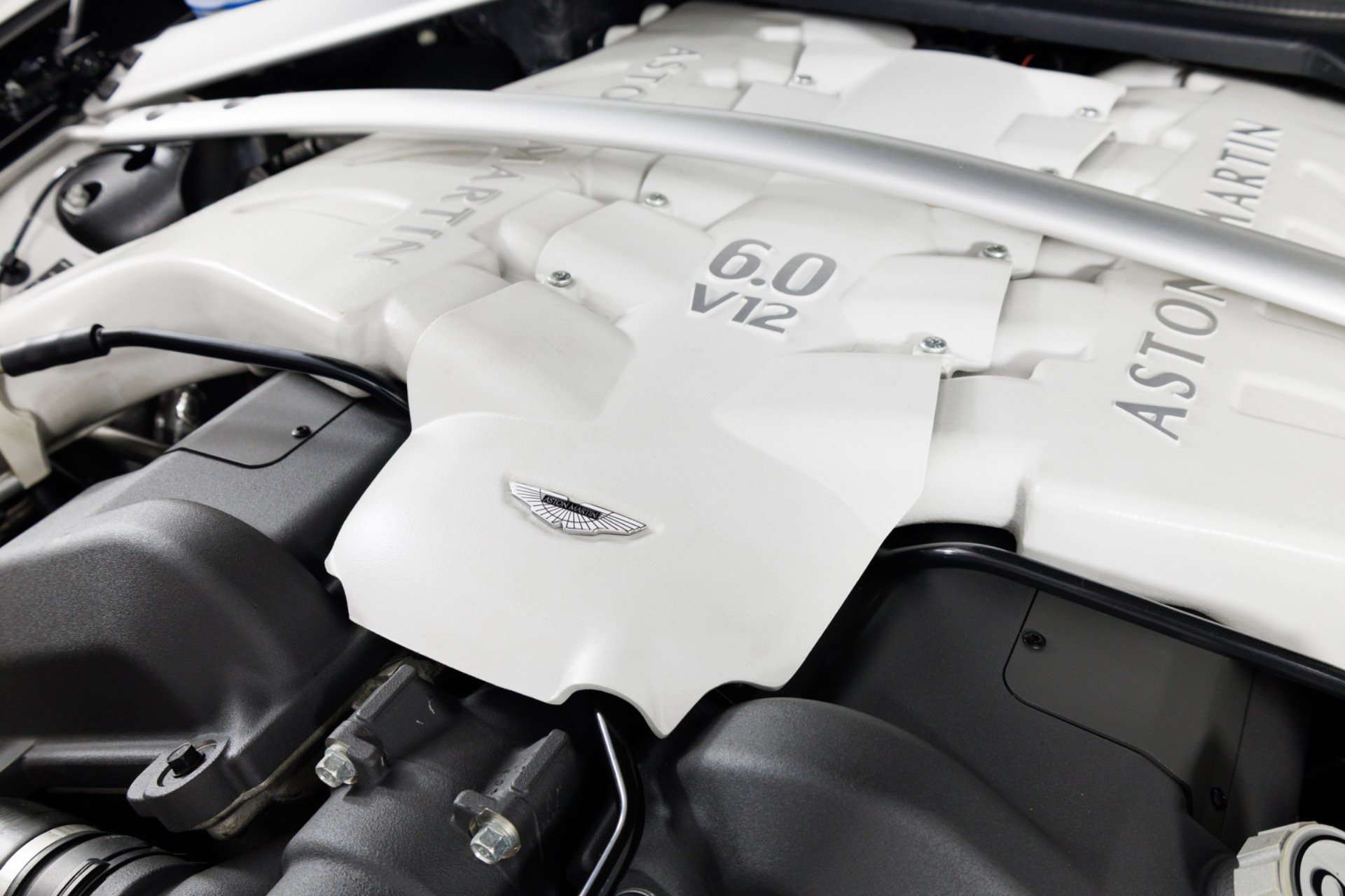 Used 2009 Aston Martin DBS Coupe RWD image 45