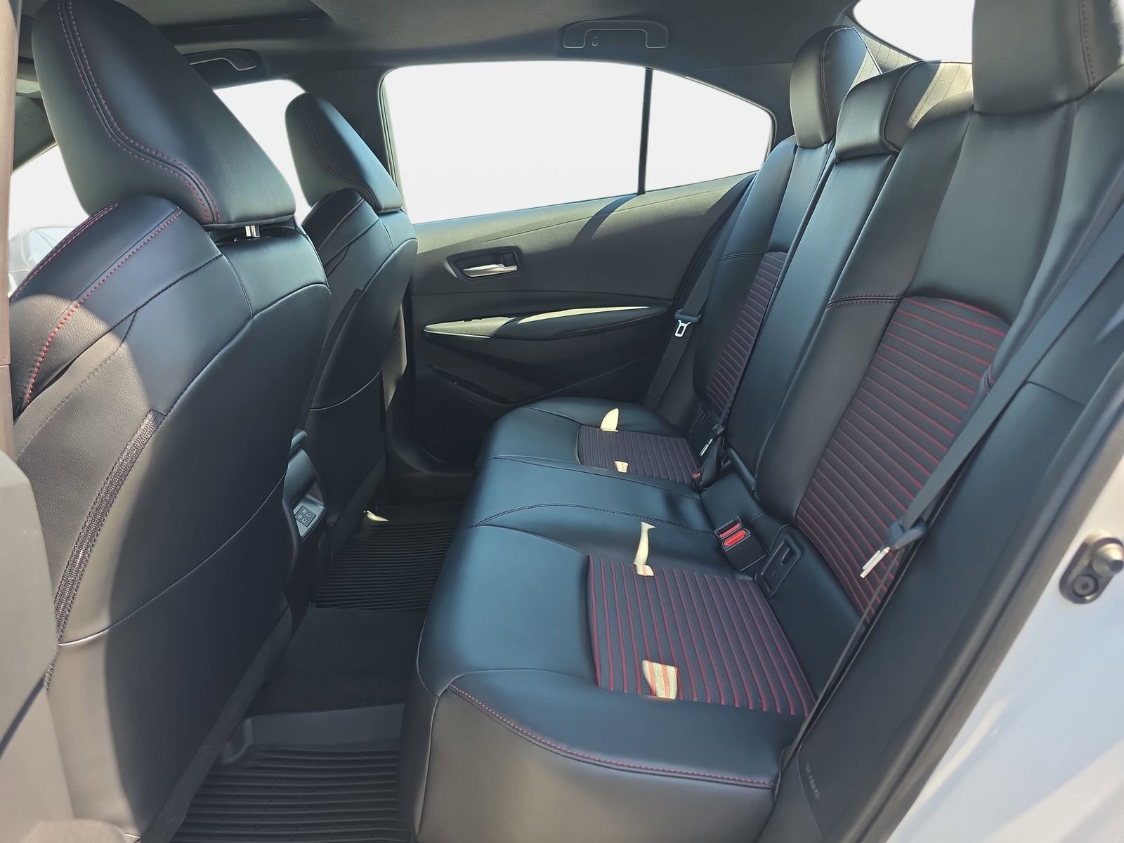 Used 2025 Toyota Corolla XSE FWD image 13