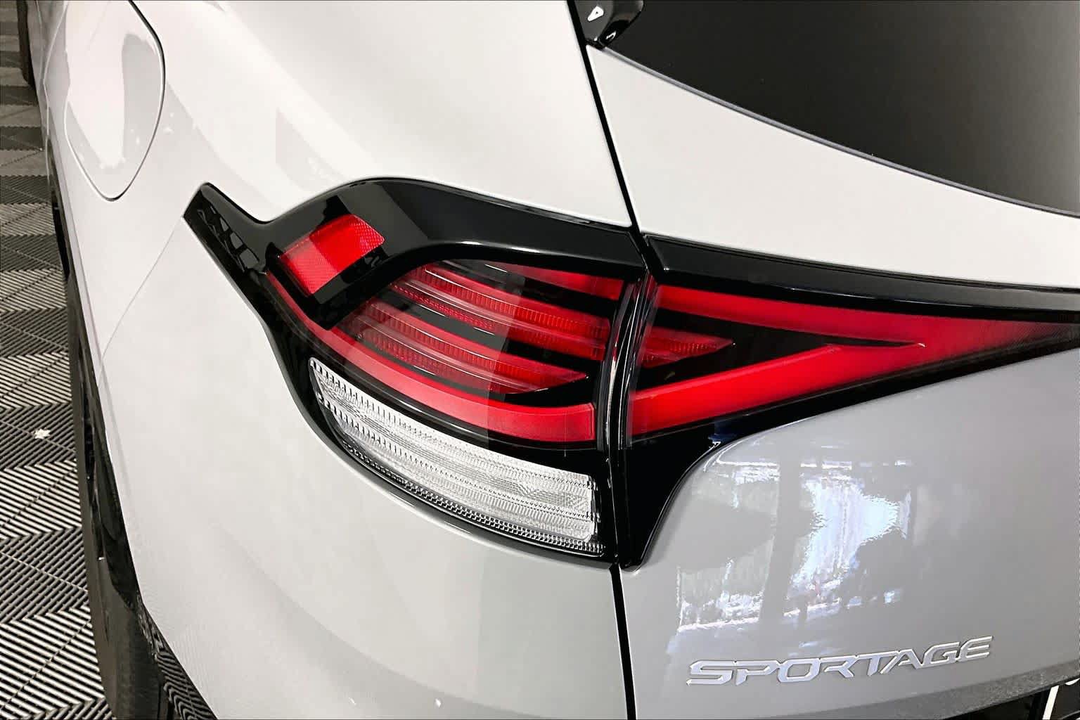 Used 2024 Kia Sportage SX AWD/4WD image 28