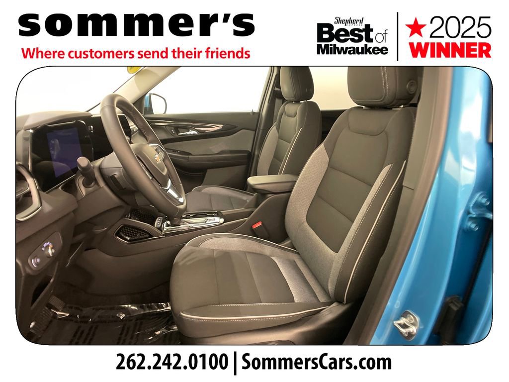 Used 2025 Chevrolet TrailBlazer LT w/ Convenience Package AWD/4WD image 9