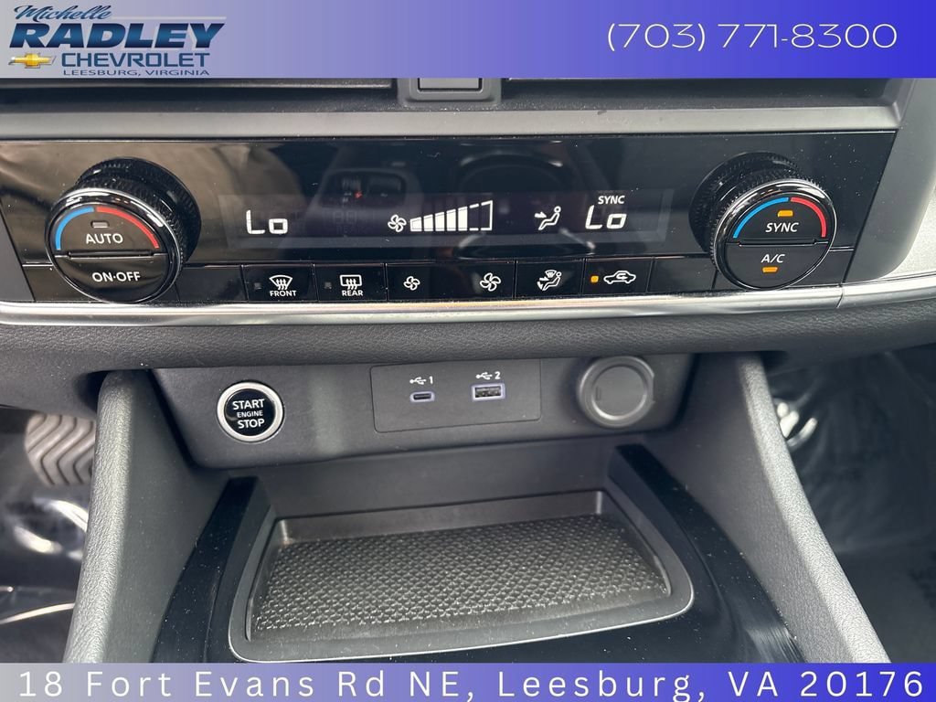 Used 2023 Nissan Rogue SV AWD/4WD image 19