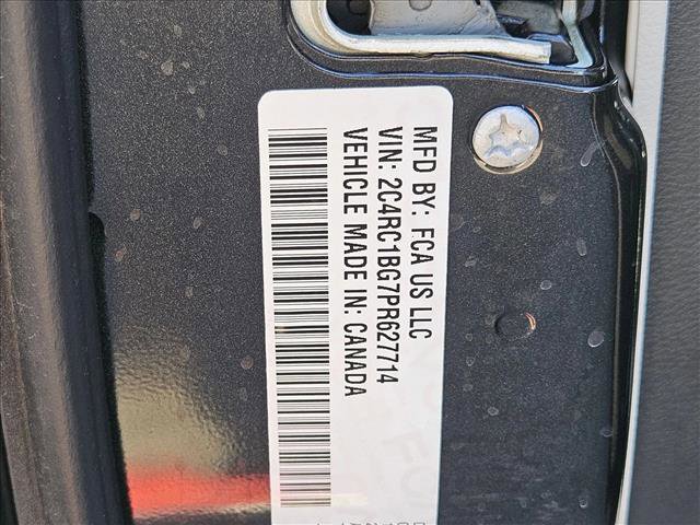 Used 2023 Chrysler Pacifica Touring-L image 23