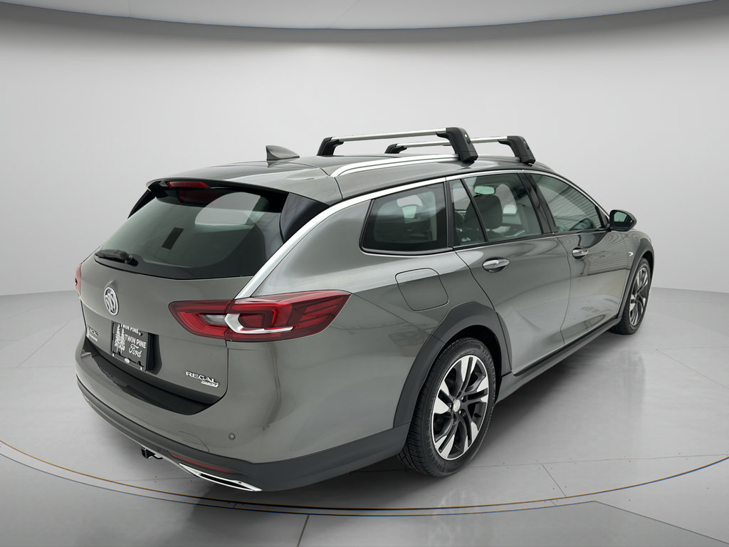Used 2018 Buick Regal Essence w/ Driver Confidence Package #1 AWD/4WD image 5
