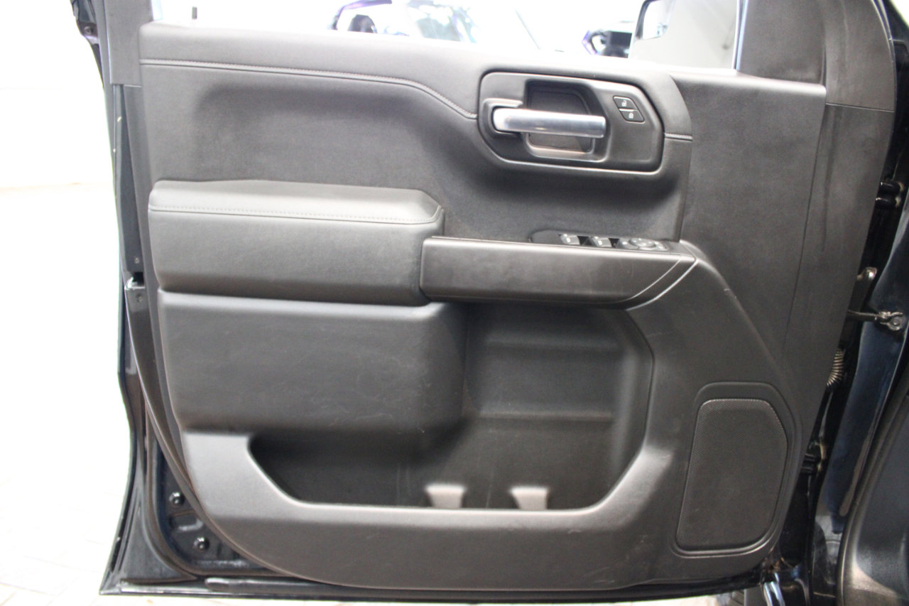 Used 2019 Chevrolet Silverado 1500 Custom Trail Boss w/ Custom Convenience Package image 12