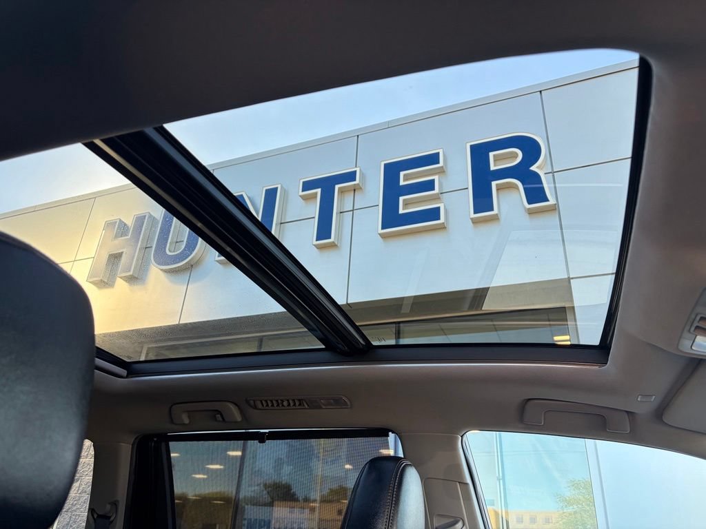 Used 2019 Toyota Highlander Limited Platinum AWD/4WD image 30