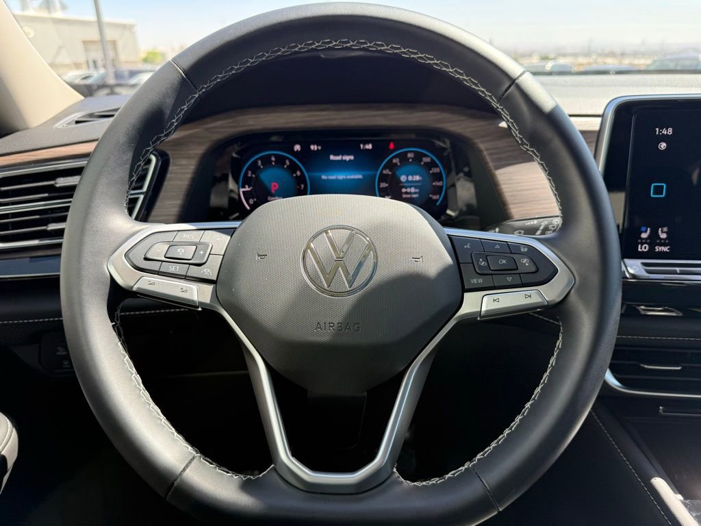 Used 2025 Volkswagen Atlas SEL AWD/4WD image 10