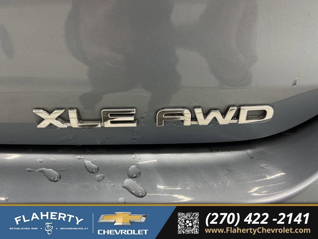 Used 2024 Toyota Highlander XLE image 18