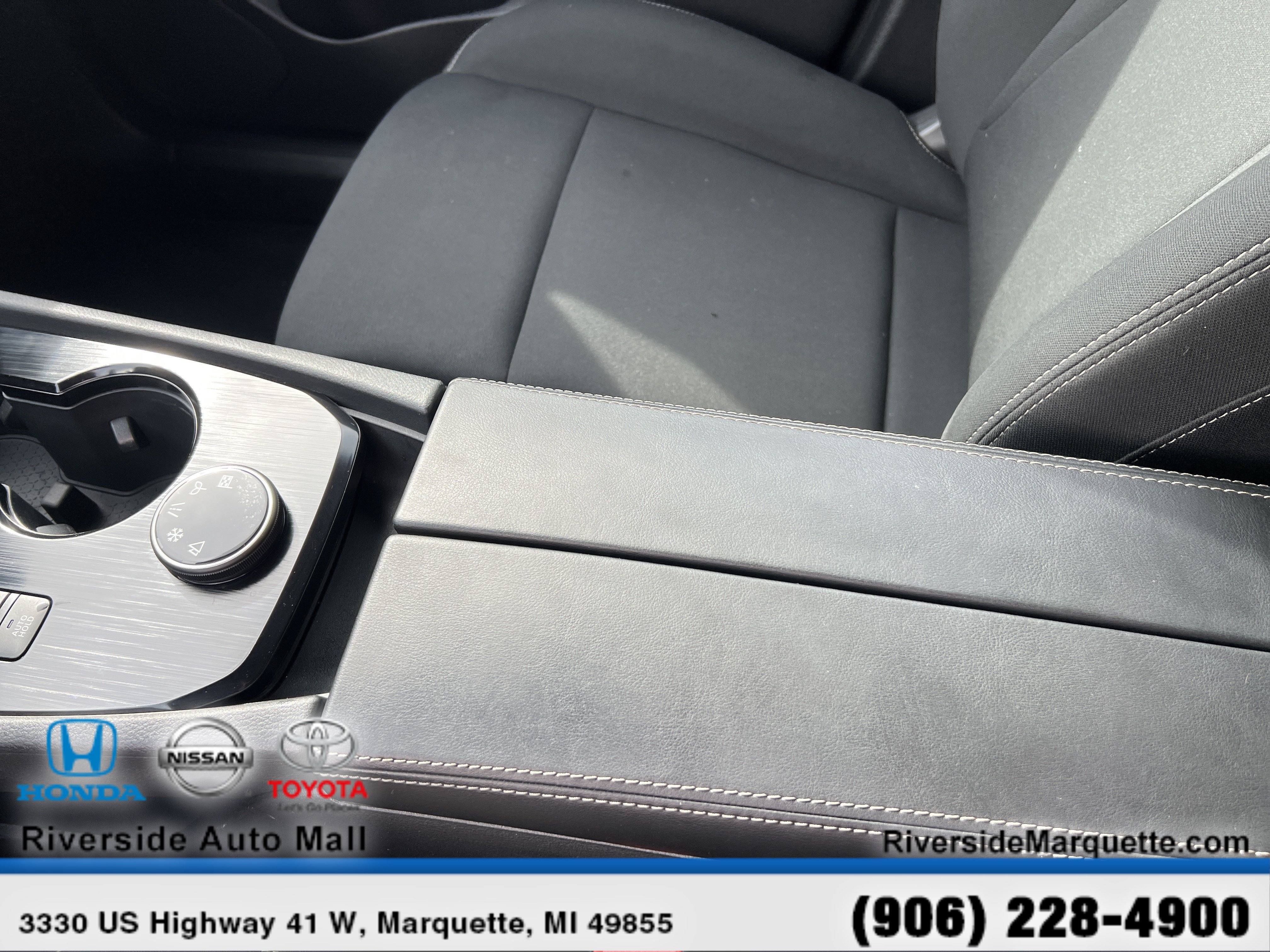 Used 2025 Nissan Rogue S AWD/4WD image 20