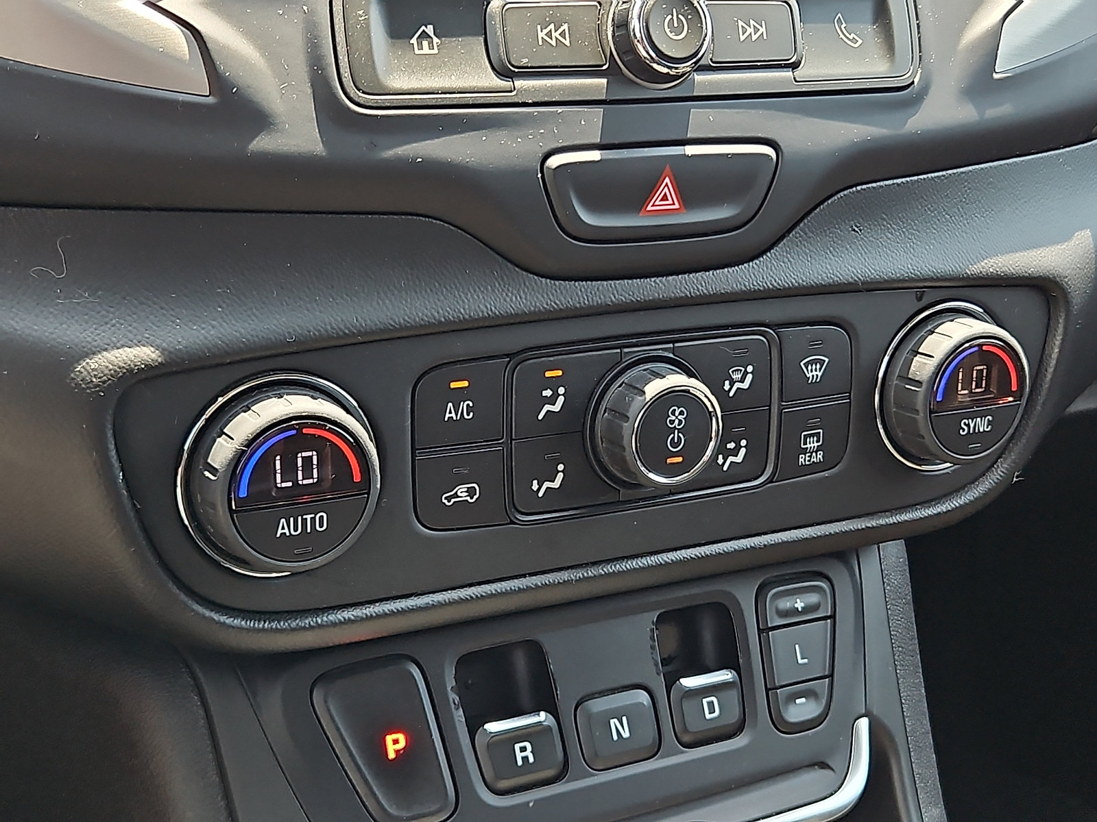 Certified 2018 GMC Terrain SLE w/ Driver Convenience Package FWD image 15