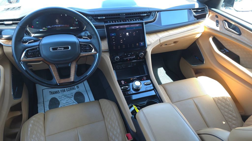 Used 2023 Jeep Grand Cherokee Summit AWD/4WD image 26