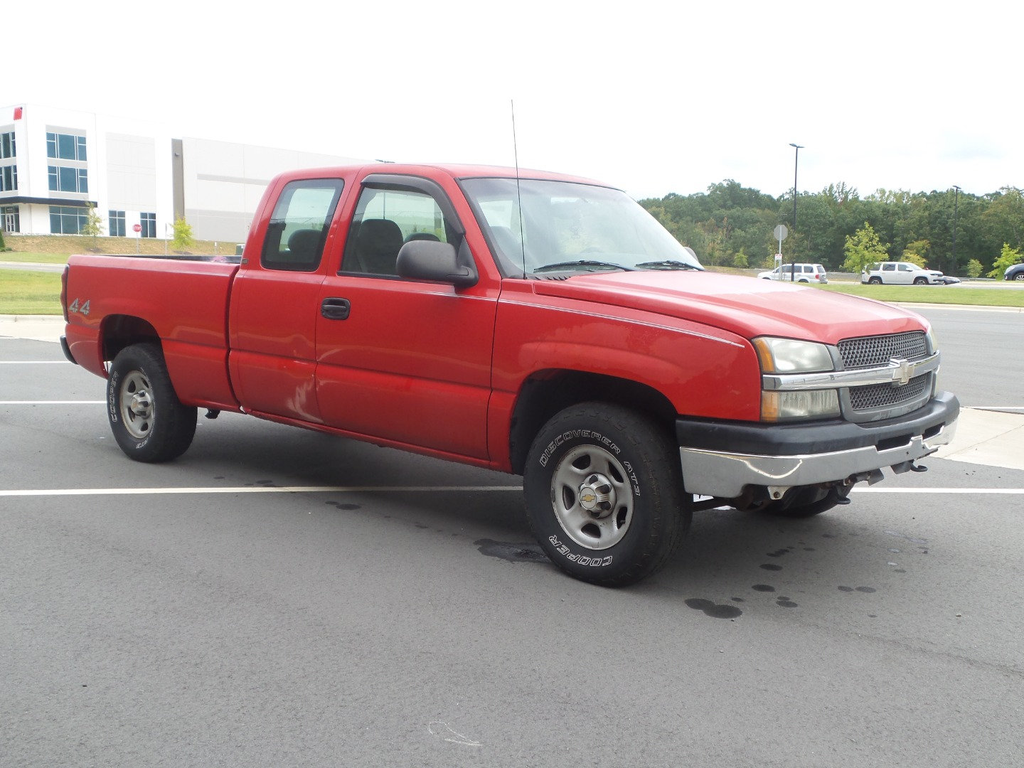 Used 2004 Chevrolet Silverado 1500 W/T AWD/4WD image 12