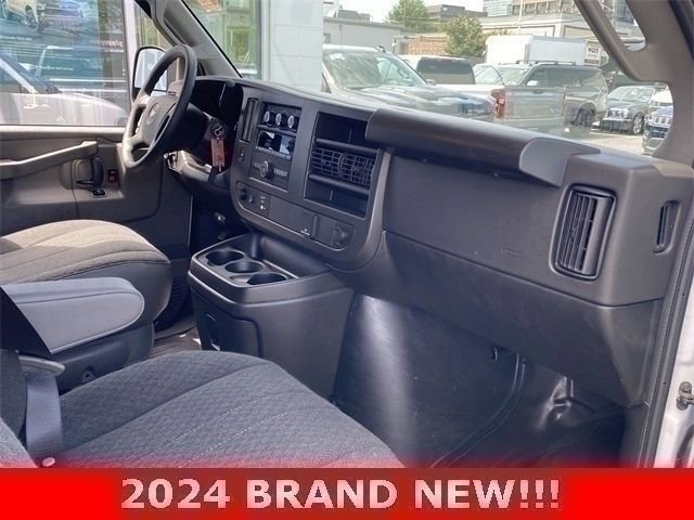 Used 2024 Chevrolet Express 2500 w/ Driver Convenience Package image 25