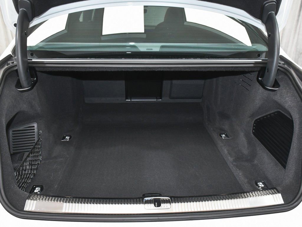 Used 2022 Audi S8 w/ S8 Comfort Plus Package AWD/4WD image 84