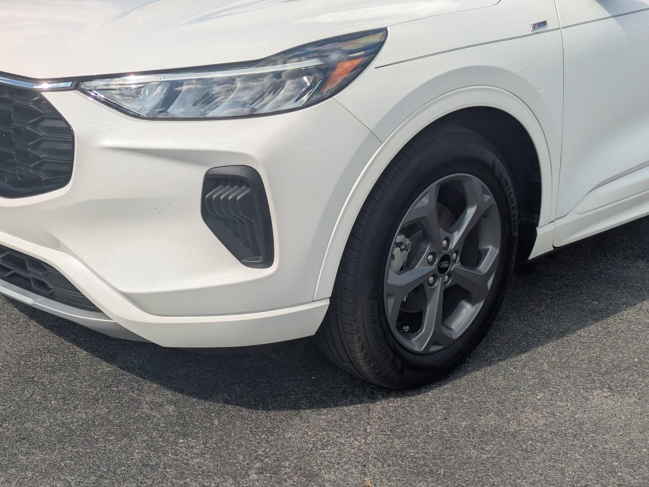 Used 2024 Ford Escape ST-Line w/ Tech Pack #1 FWD image 9