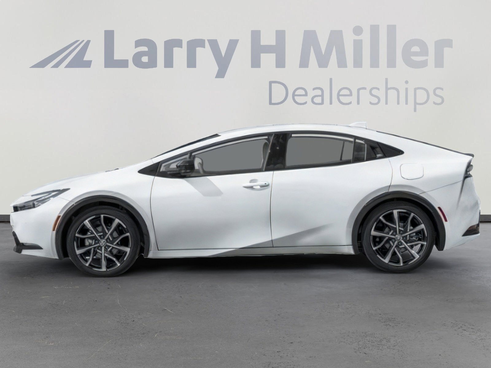 New 2026 Toyota Prius Plug-In Hybrid FWD image 3