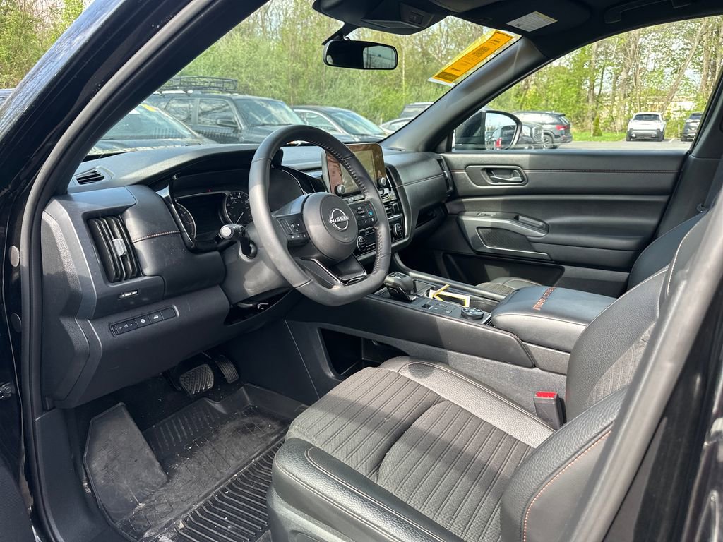 Used 2025 Nissan Pathfinder Rock Creek image 9