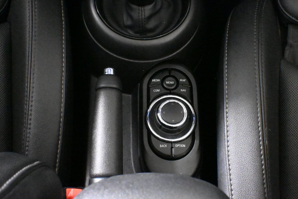 Certified 2024 MINI Cooper S FWD image 32