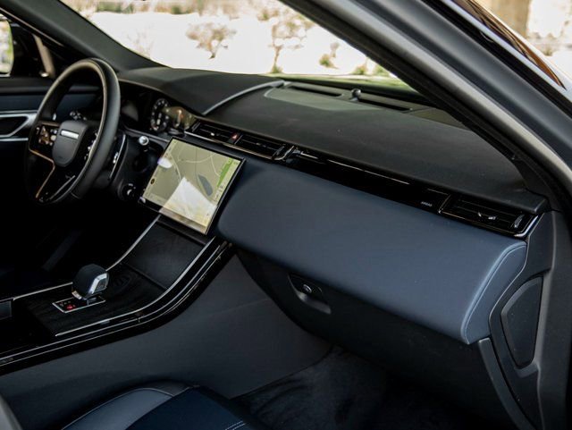 Used 2025 Land Rover Range Rover Velar Dynamic SE image 29