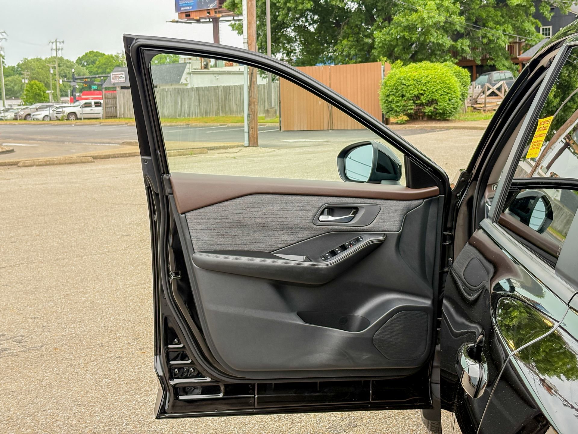 Used 2023 Nissan Rogue SV AWD/4WD image 18
