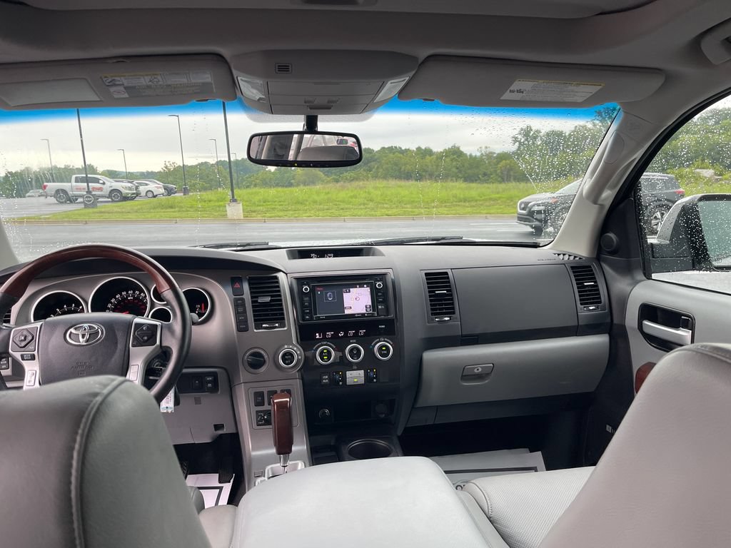 Used 2016 Toyota Sequoia Platinum AWD/4WD image 15