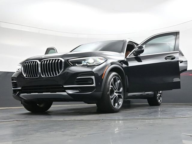 Used 2022 BMW X5 xDrive40i w/ Premium Package AWD/4WD image 42