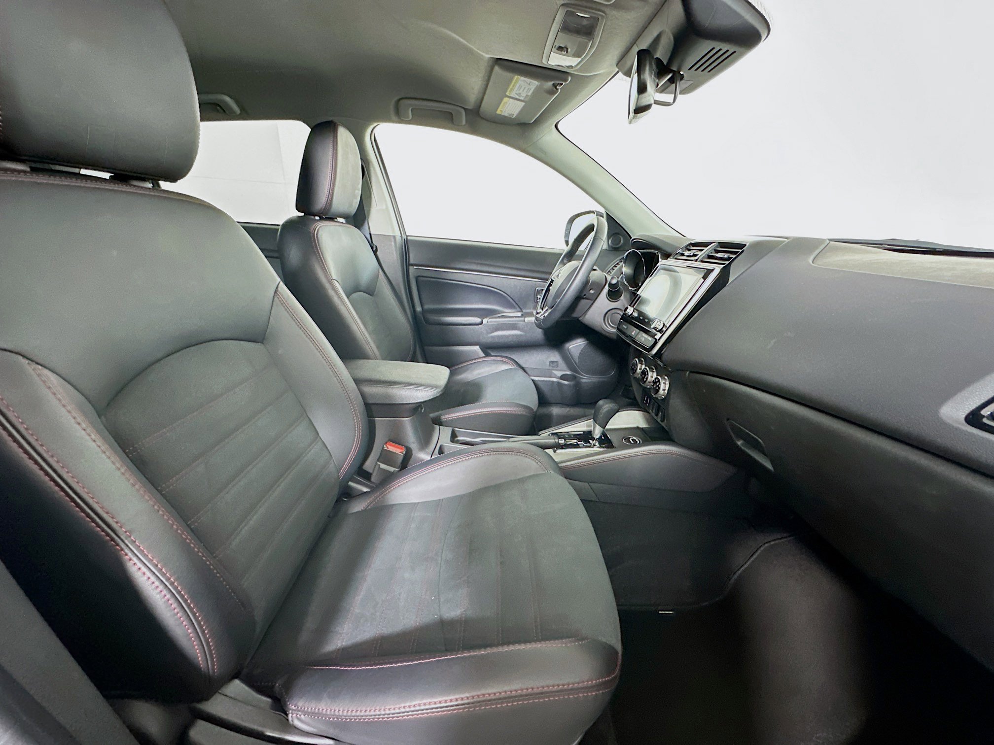 Used 2025 Mitsubishi Outlander Sport SE image 29