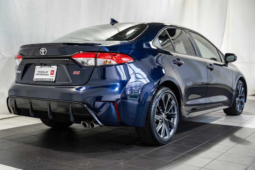 Used 2024 Toyota Corolla SE w/ SE Convenience Package image 4