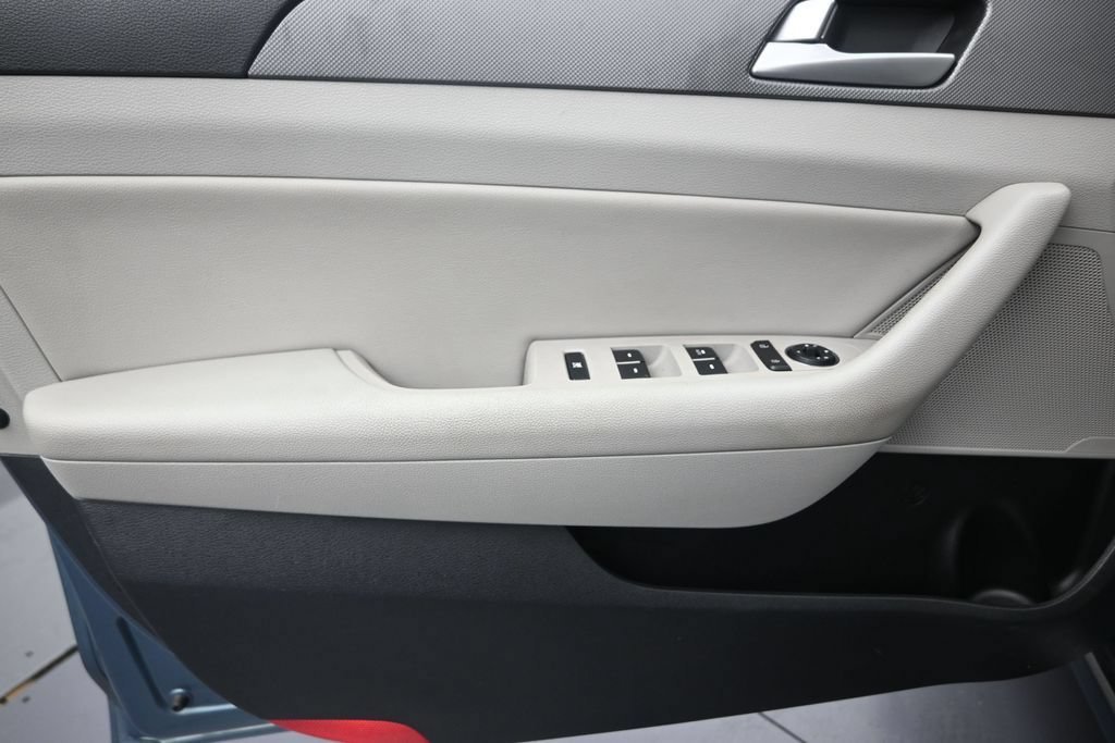 Used 2016 Hyundai Sonata SE FWD image 11