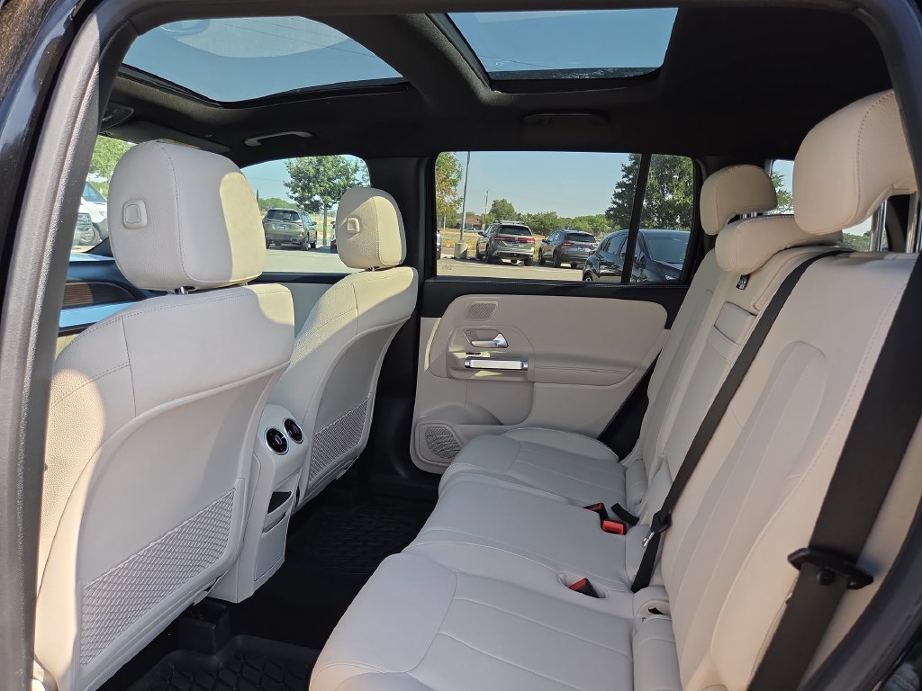 New 2026 Mercedes-Benz GLB 250 image 12