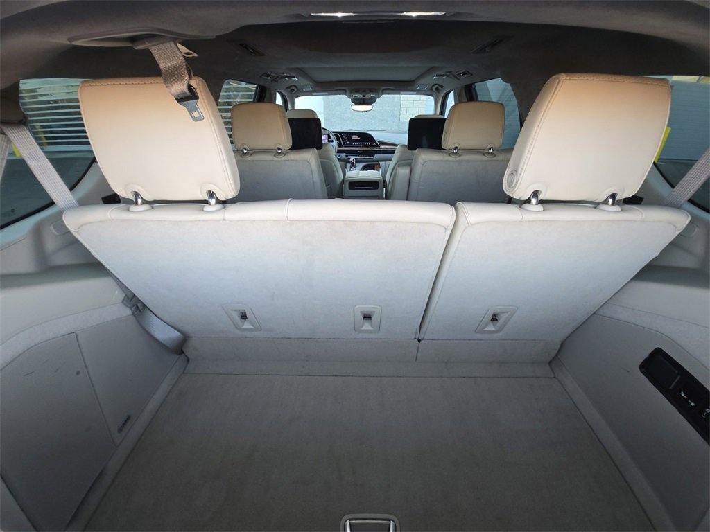 Used 2024 Cadillac Escalade Premium Luxury Platinum image 17