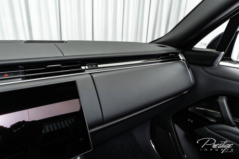 Used 2024 Land Rover Range Rover SV image 32