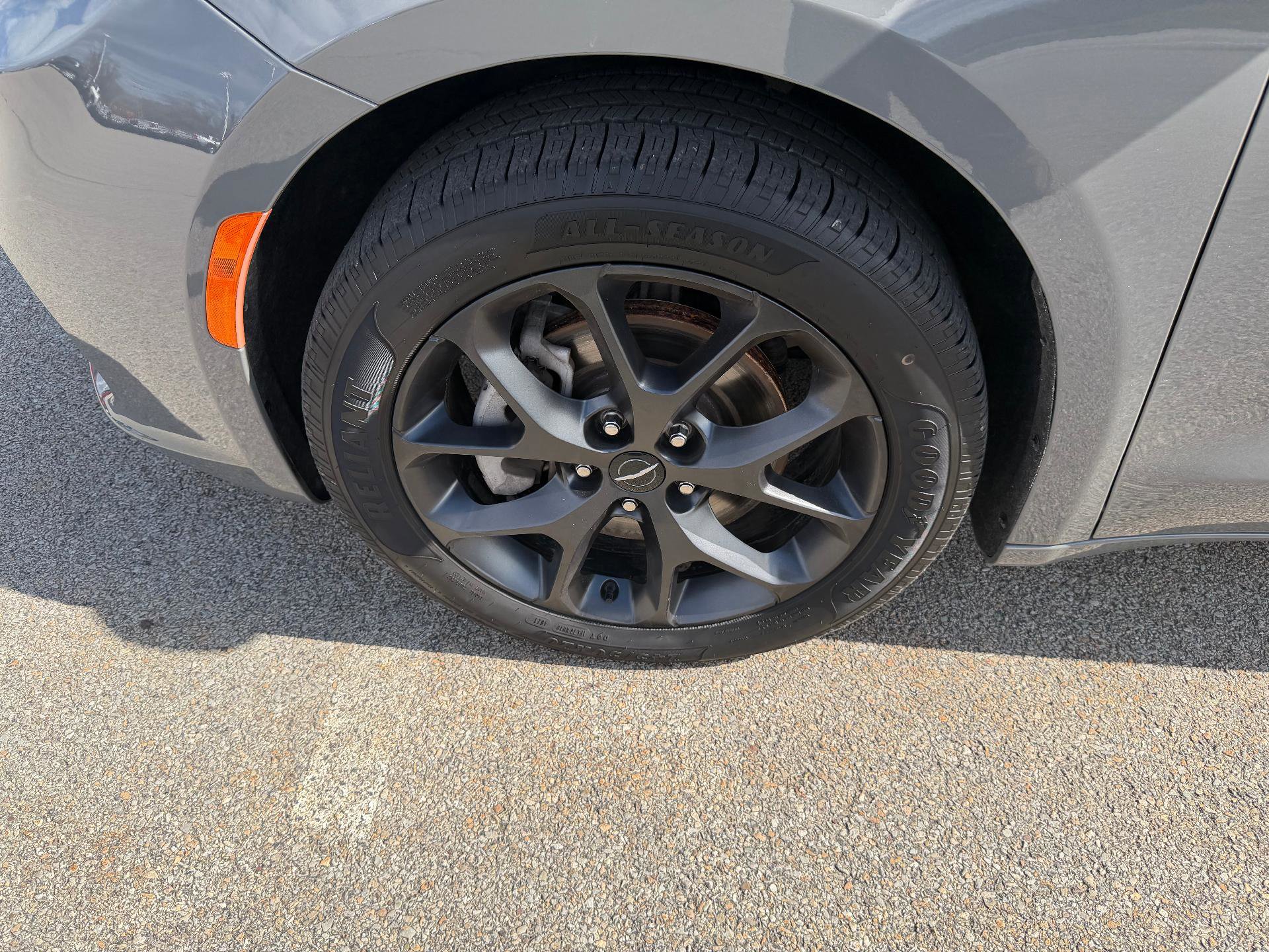 Used 2022 Chrysler Pacifica Touring-L w/ S Appearance Package image 16