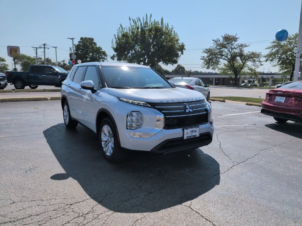 New 2026 Mitsubishi Outlander ES AWD/4WD image 3