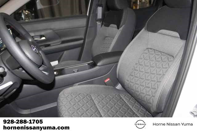 New 2026 Nissan Kicks SV image 4