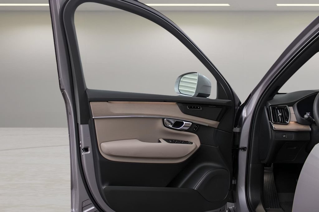 New 2026 Volvo XC90 B6 Plus w/ Protection Package Premier AWD/4WD image 29