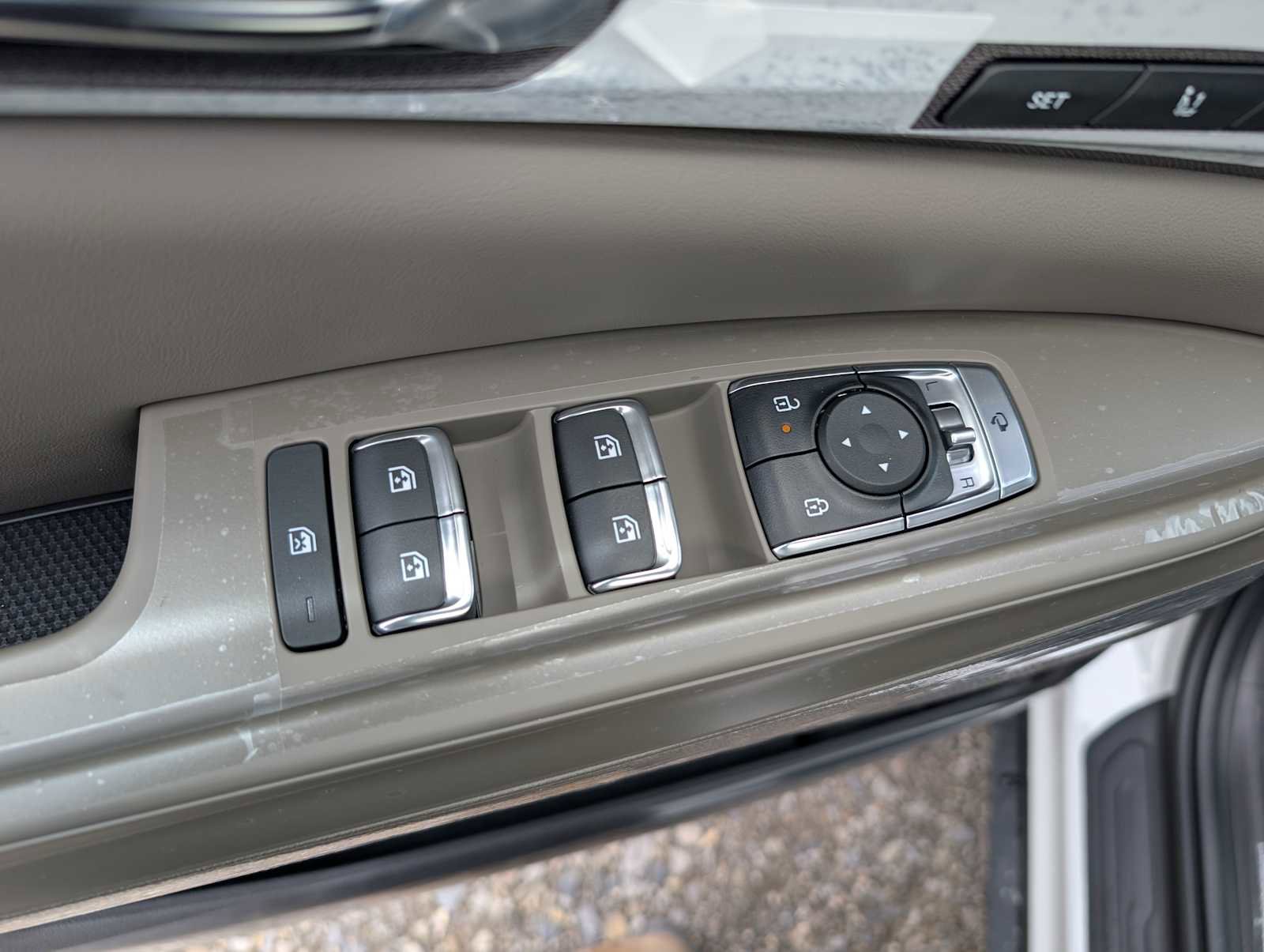 New 2026 Kia Carnival EX FWD image 30