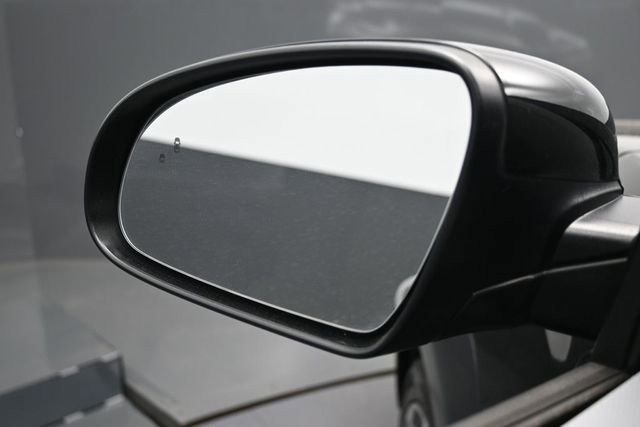 Used 2021 Hyundai Kona Limited w/ Cargo Package FWD image 9