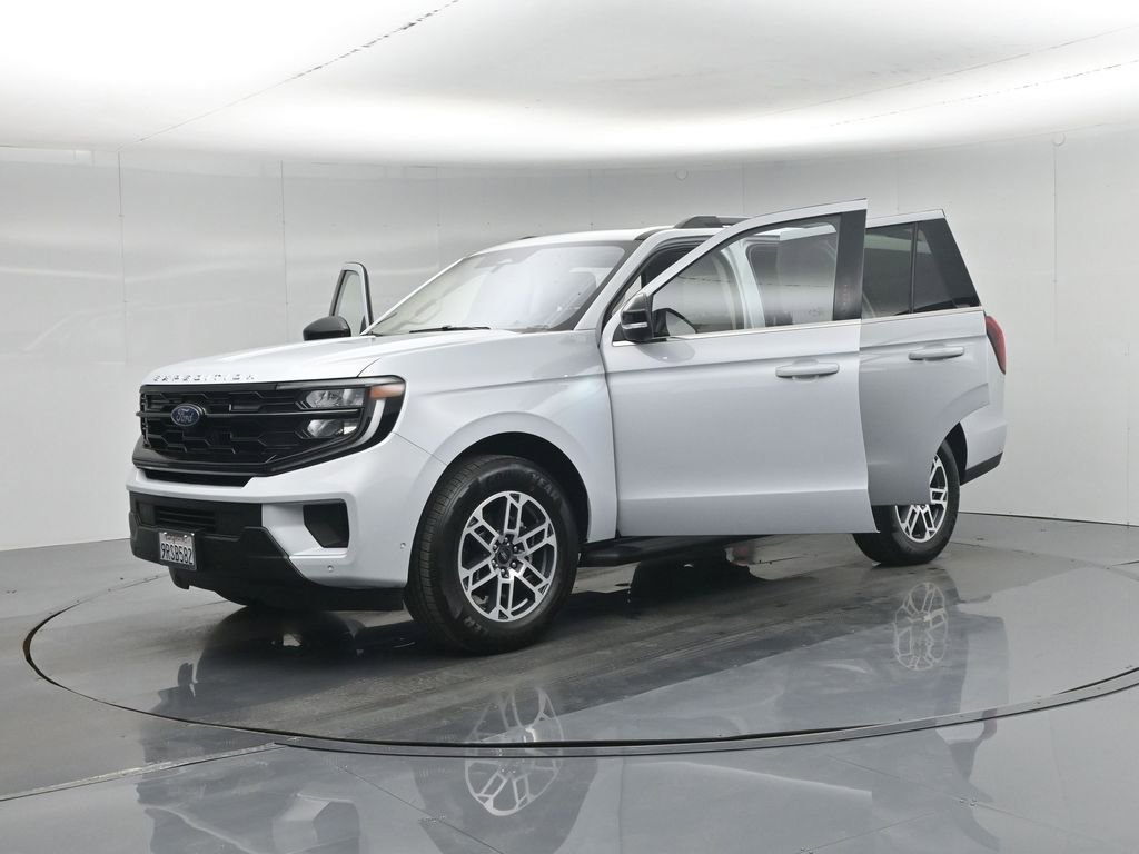 Certified 2025 Ford Expedition Active image 35