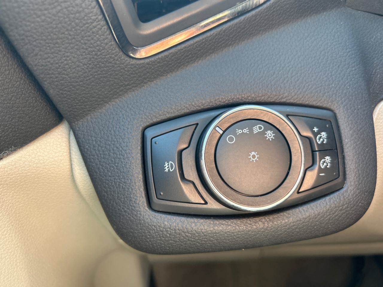 Used 2014 Ford Escape Titanium FWD image 16