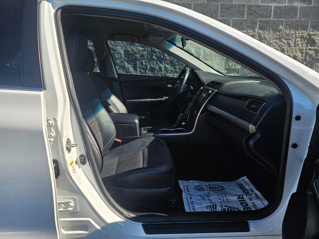 Used 2016 Toyota Camry SE FWD image 13
