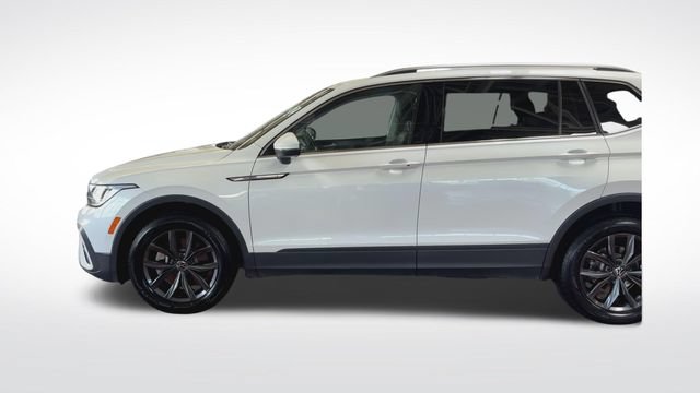 Certified 2023 Volkswagen Tiguan SE w/ Panoramic Sunroof Package FWD image 6