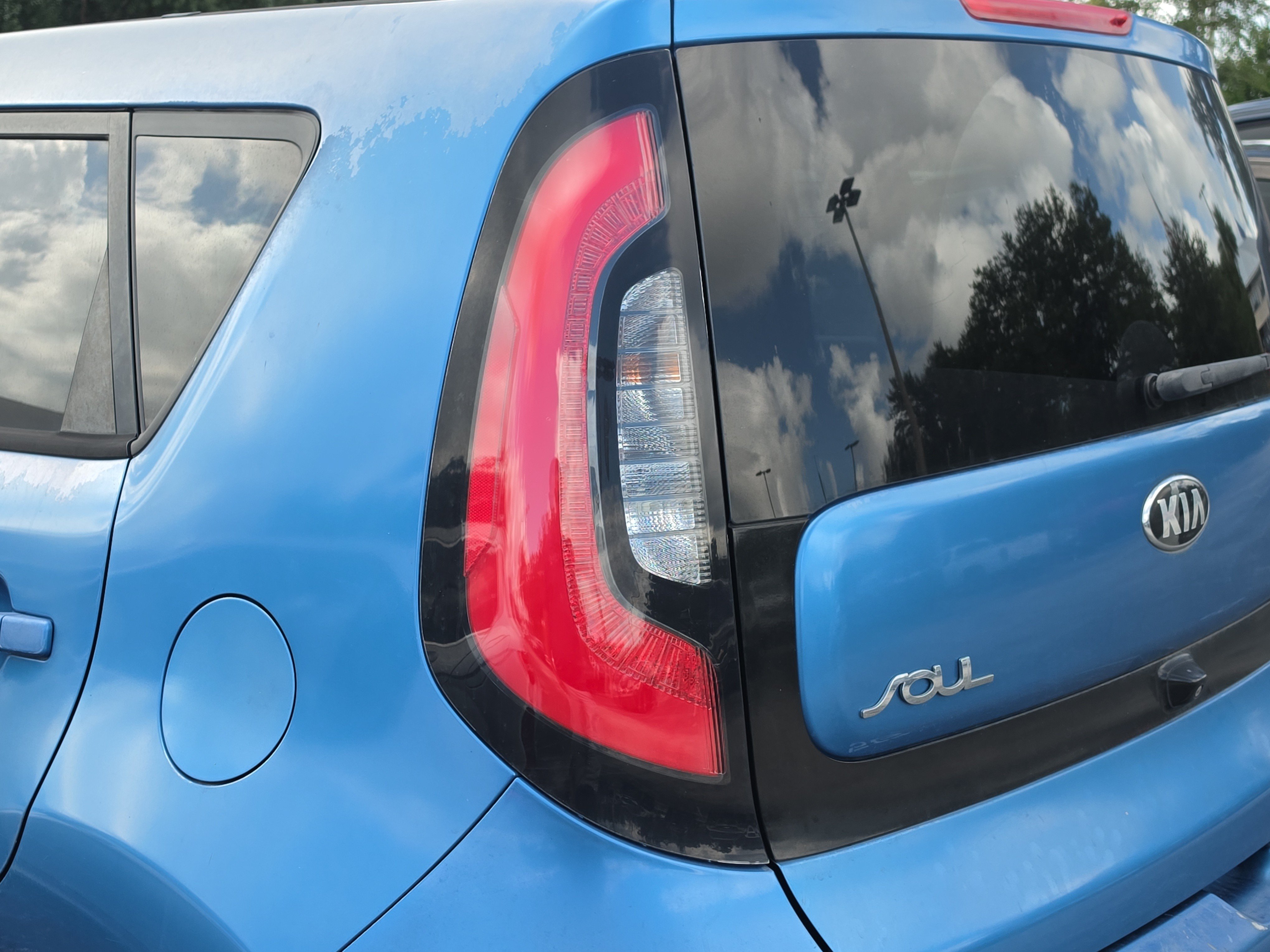 Used 2015 Kia Soul + w/ Audio Package FWD image 10