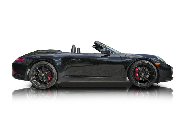 Used 2017 Porsche 911 Carrera S image 2