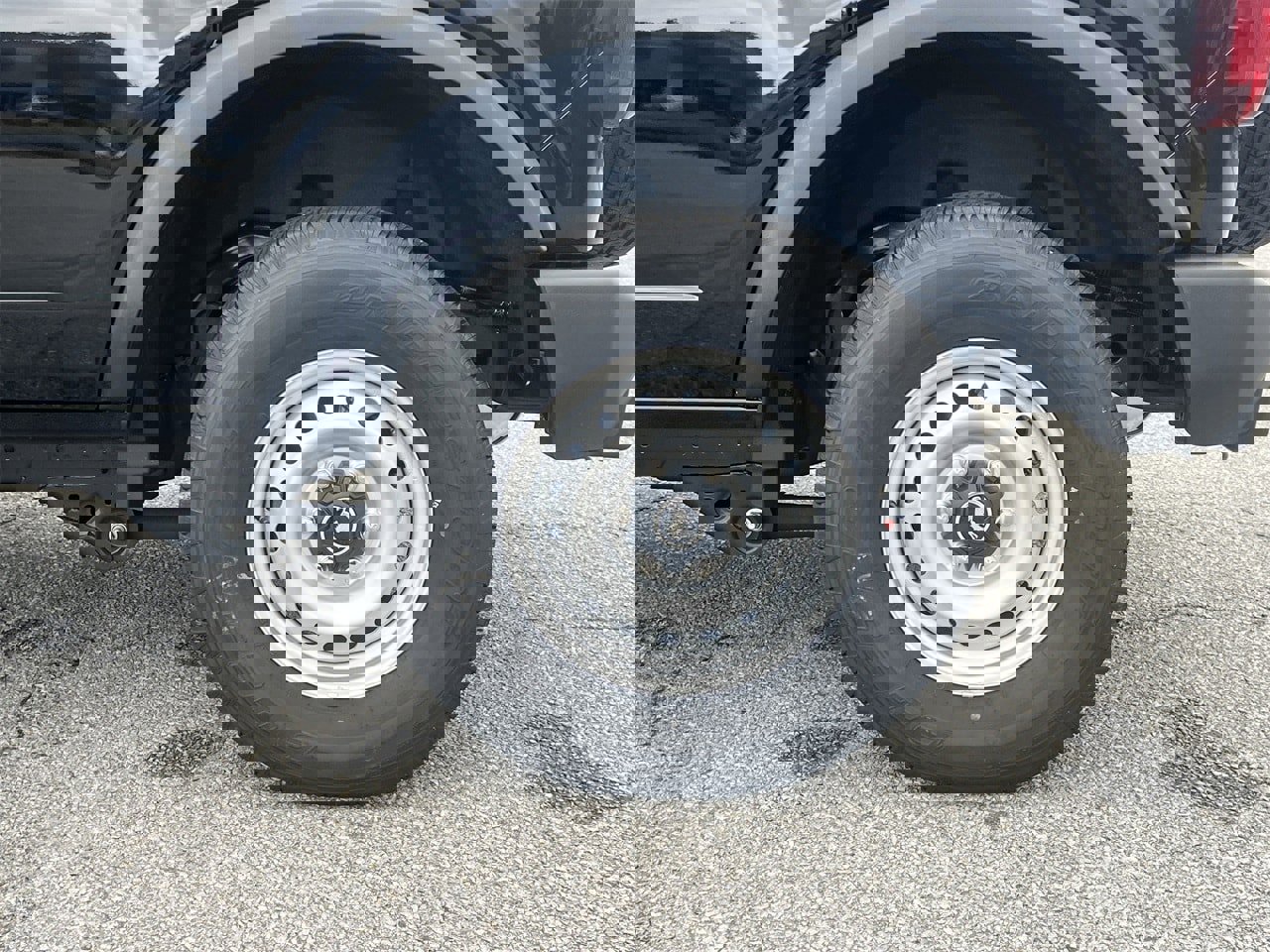 New 2025 Ford Bronco 4-Door image 24