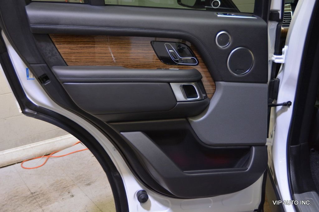 Used 2018 Land Rover Range Rover HSE image 9