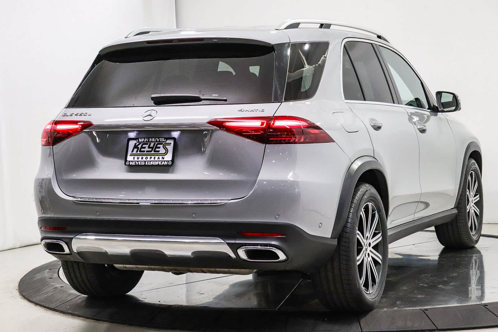 Certified 2025 Mercedes-Benz GLE 450e 4MATIC image 6
