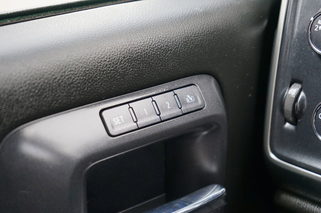 Used 2018 Chevrolet Silverado 1500 LTZ w/ LTZ Plus Package image 16