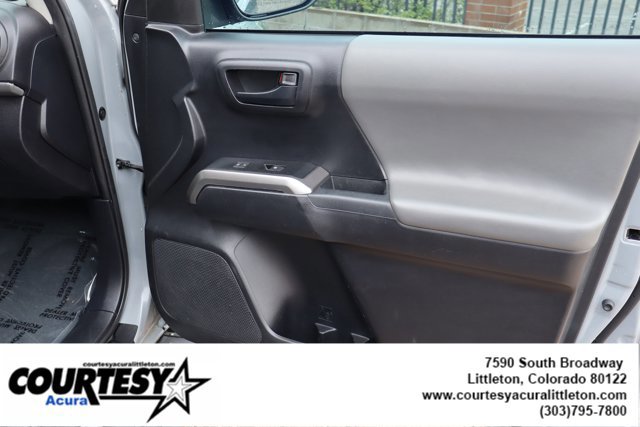 Used 2021 Toyota Tacoma SR5 RWD image 33